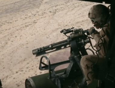 Αμερικανοί πεζοναύτες ανοίγουν πυρ από ελικόπτερο UH-1Y Venom (βίντεο)